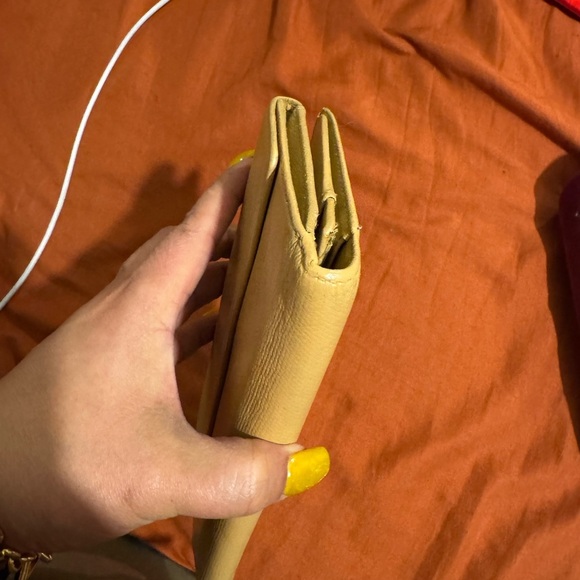 Chanel Cream Leather Wallet - Picture 3 of 9